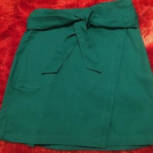 Wrap skirt Anthropologie. Porridge. Medium. New
with tie closure